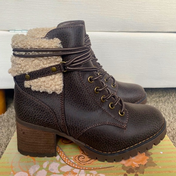 NEW VERY G OLIVIA 2 women’s chocolate boots sz 6 ankle booties Sherpa NIB shoes - Picture 4 of 7
